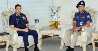 বিমান বাহিনী প্রধানের সঙ্গে আইজিপির সাক্ষাৎ